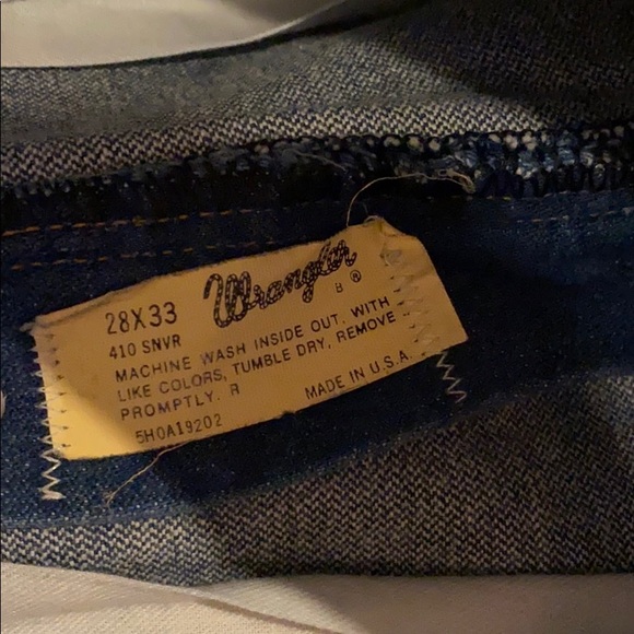 Vintage Distressed high Rise Cowboy Cut Wrangler - Picture 9 of 14